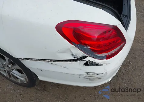 2015 Mercedes-Benz C 300 4Matic из США, поврежденный, VIN 55SWF4KB6FU023774